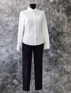 Жіноча блузка біла
