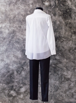 Жіноча біла блузка Жіноча біла блузка