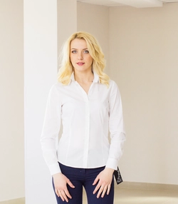 Жіноча біла блуза Жіноча біла блуза