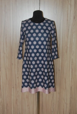 Стильна жіноча сукня Стильна жіноча сукня